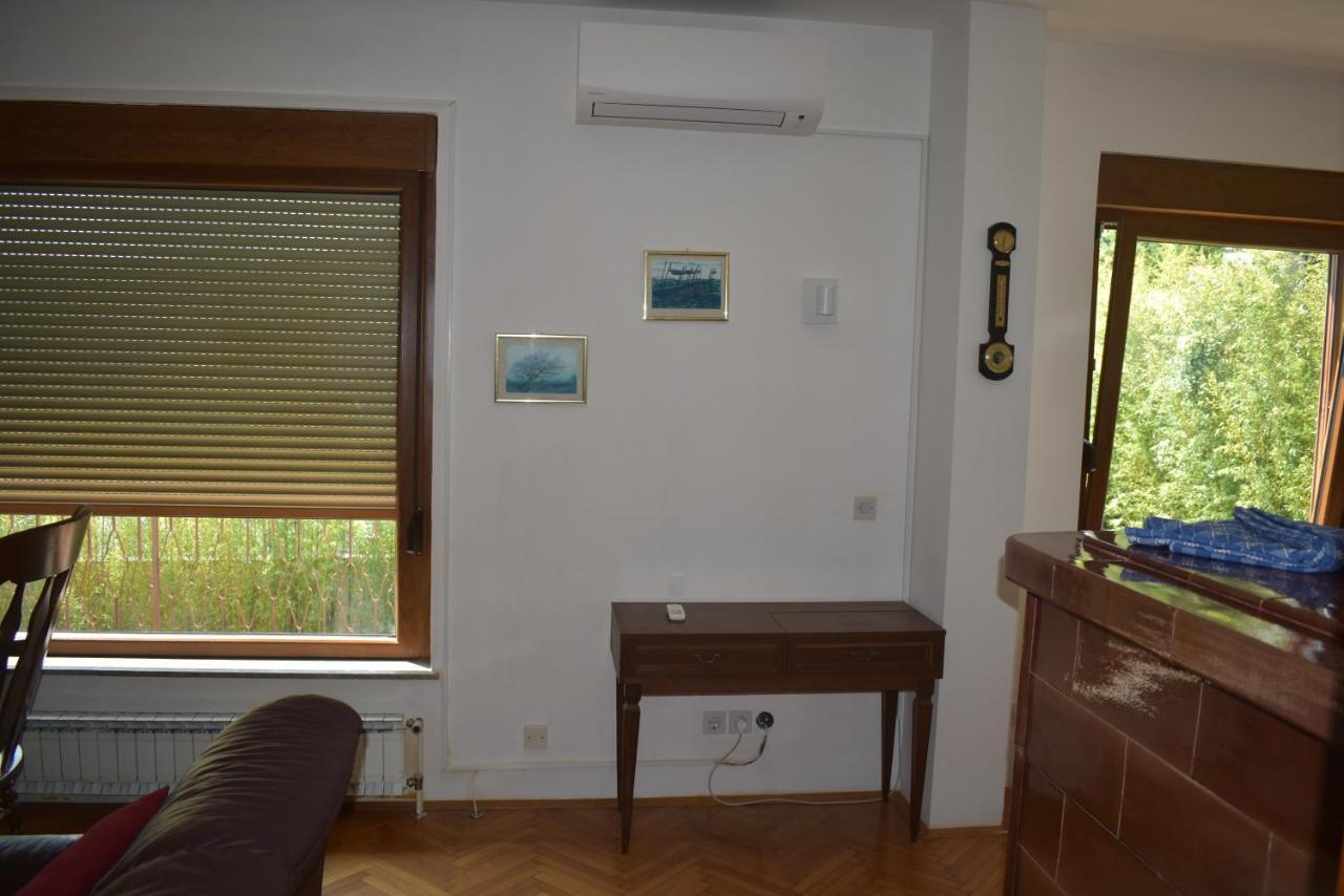 Appartement By The Castle Koper Exterior photo