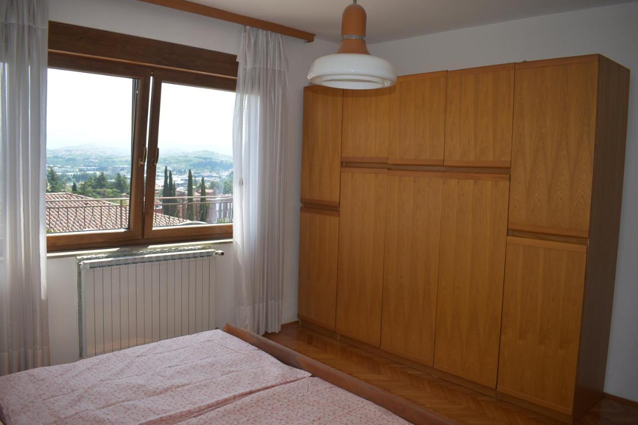 Appartement By The Castle Koper Exterior photo