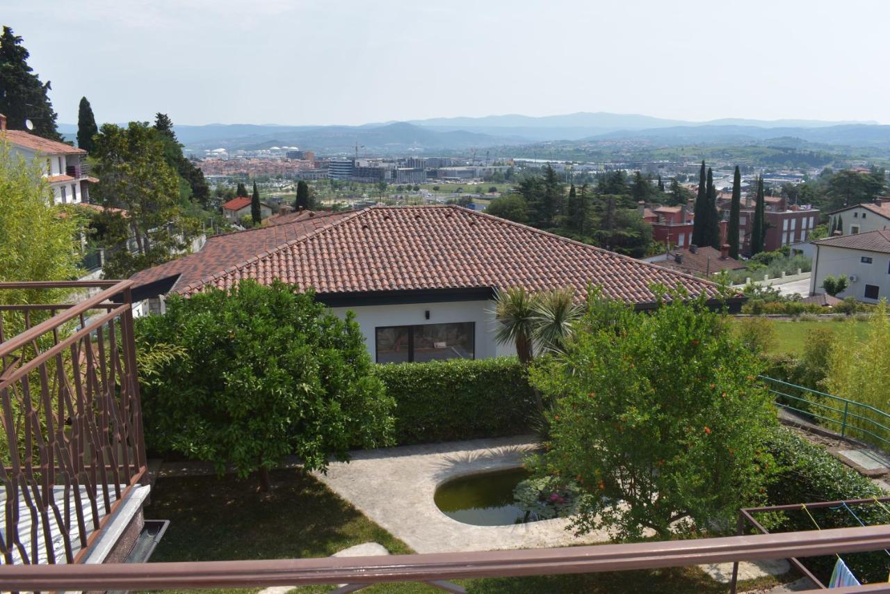 Appartement By The Castle Koper Exterior photo